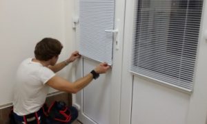Установка рулонных жалюзи в Краснодаре